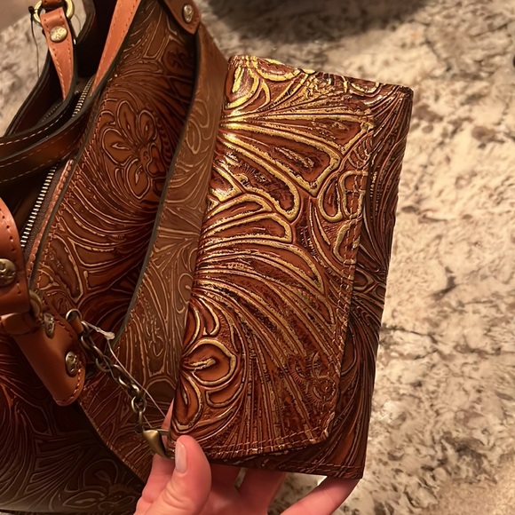 Gorgeous purse by Patricia Nash. metallic tobacco fields collection - Picture 4 of 5